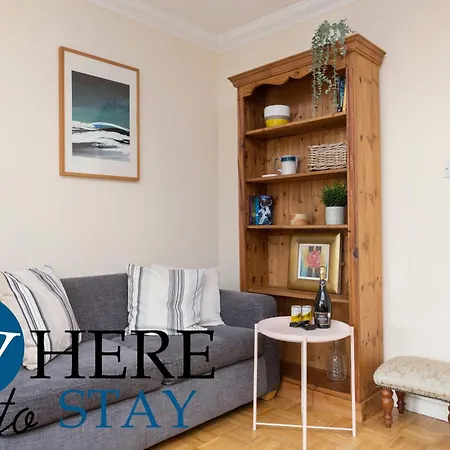 Bright 1 Bedroom Apartment-Private Parking Glasgow Exterior photo