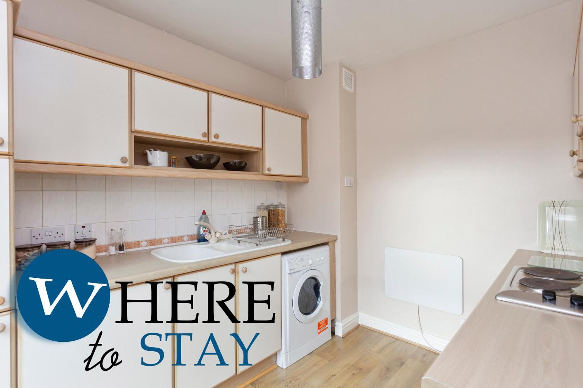 Bright 1 Bedroom Apartment-private Parking Apartment *
