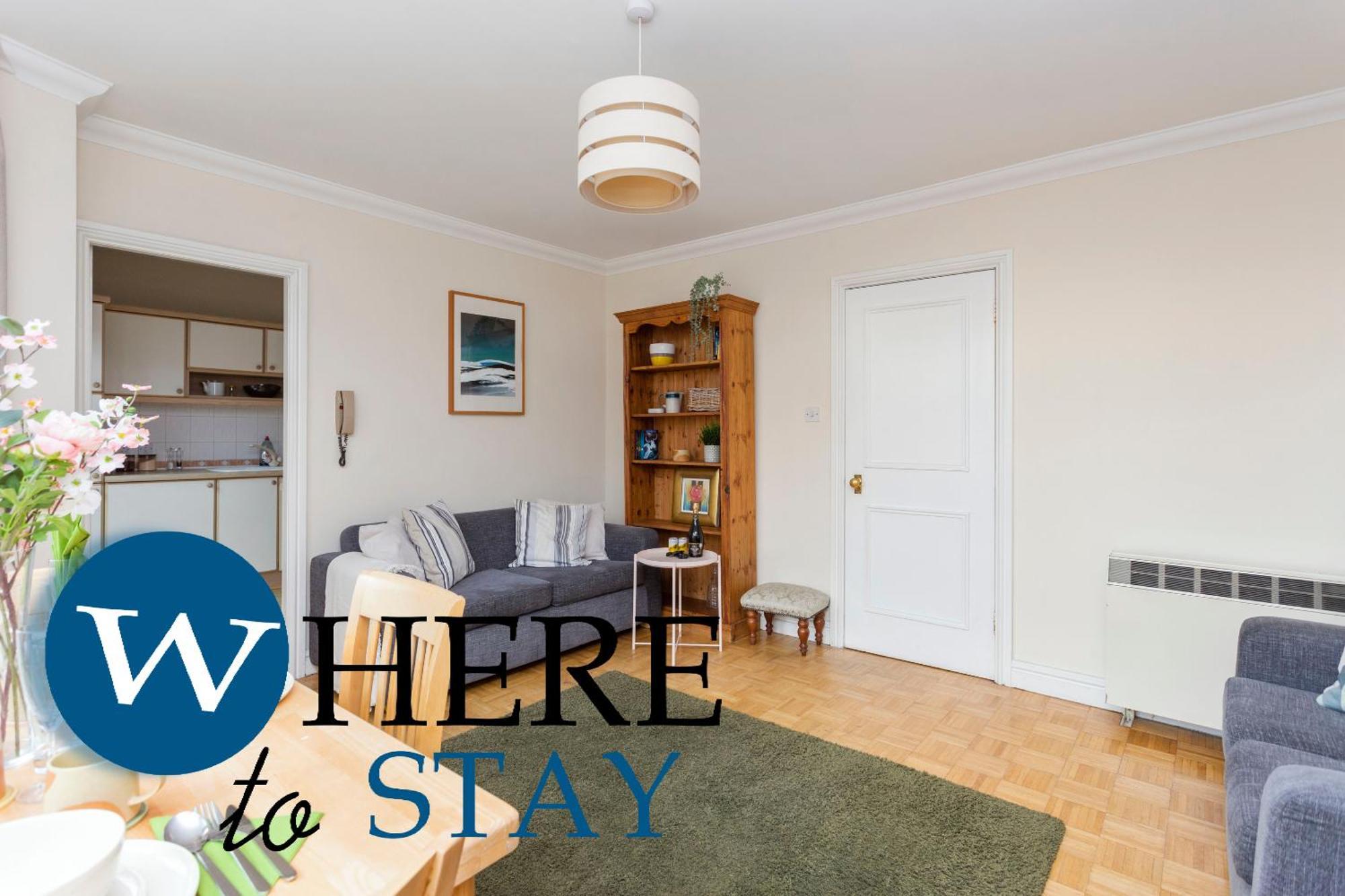 Bright 1 Bedroom Apartment-private Parking *